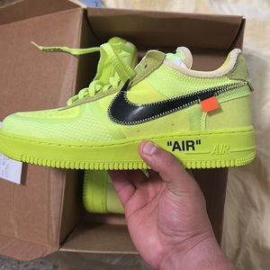 off white x air force volt size 8.5